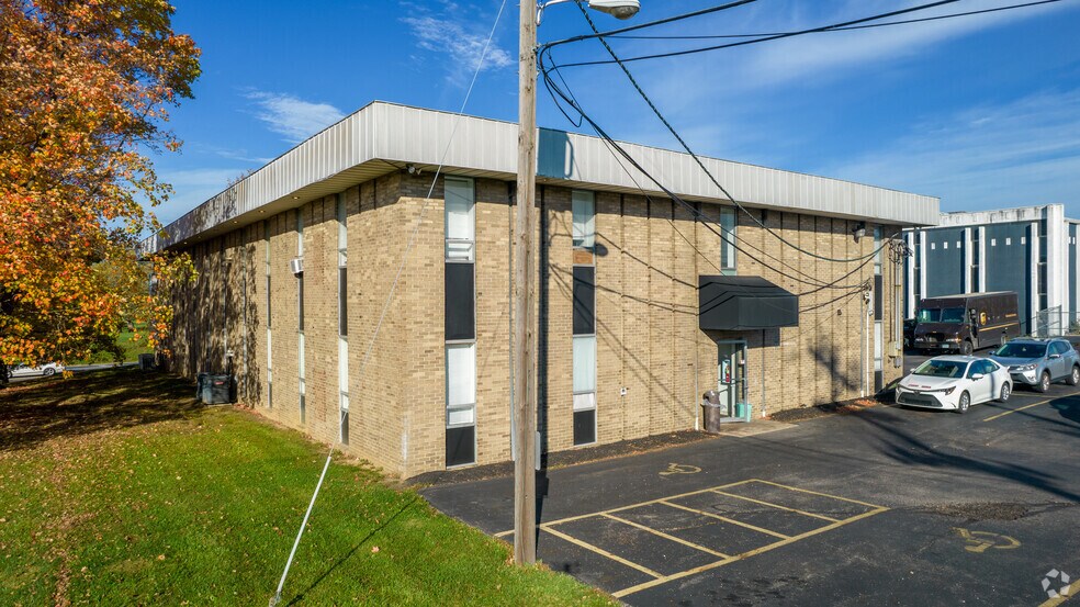 More Photos Of 700 Morse Rd, Columbus Office For Lease