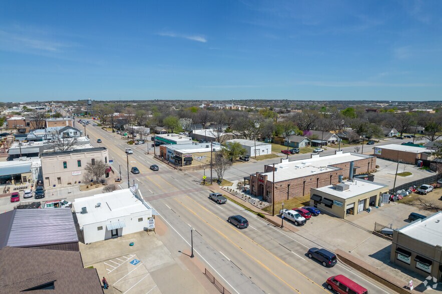 More Photos Of 211 S Main St, Keller Restaurant For Sale