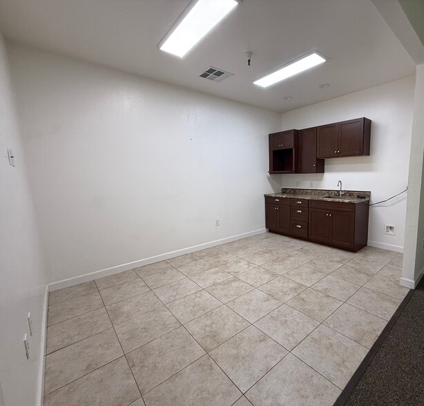 More Photos Of 5729 Sonoma Dr, Pleasanton Warehouse For Lease