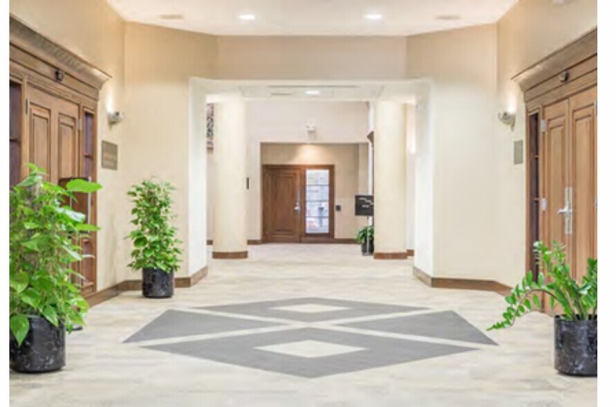 More Photos Of 34 Campbell Ave SW, Roanoke Office For Lease