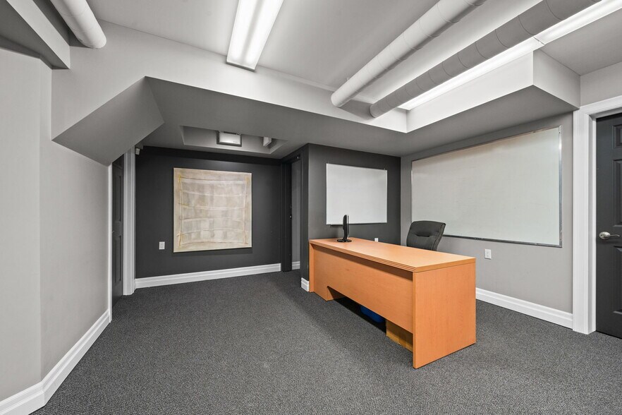 More Photos Of 5550 Manotick Main St, Ottawa Office Residential For Sale