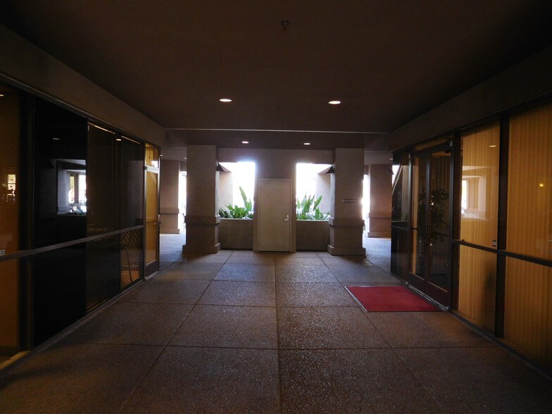 More Photos Of 9746 N 90th Pl, Scottsdale Medical For Sale