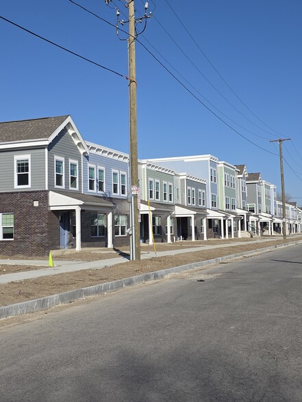 More Photos Of 450 S Park Ave, Buffalo Storefront Retail Residential For Lease
