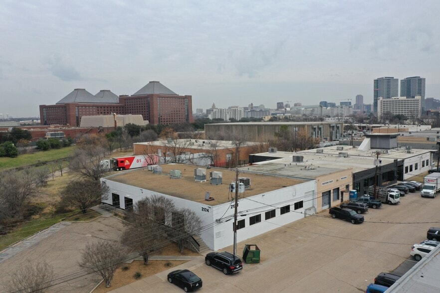 Primary Photo Of 2124 Farrington St, Dallas Light Manufacturing For Lease