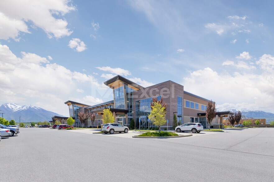 Primary Photo Of 555 W State Road 164, Salem Medical For Lease