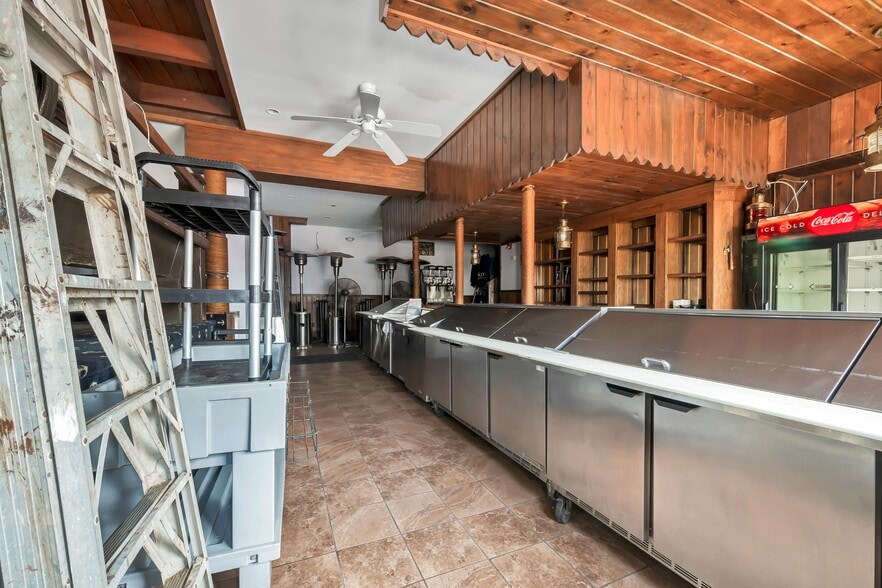 More Photos Of , Brookfield Unknown For Sale