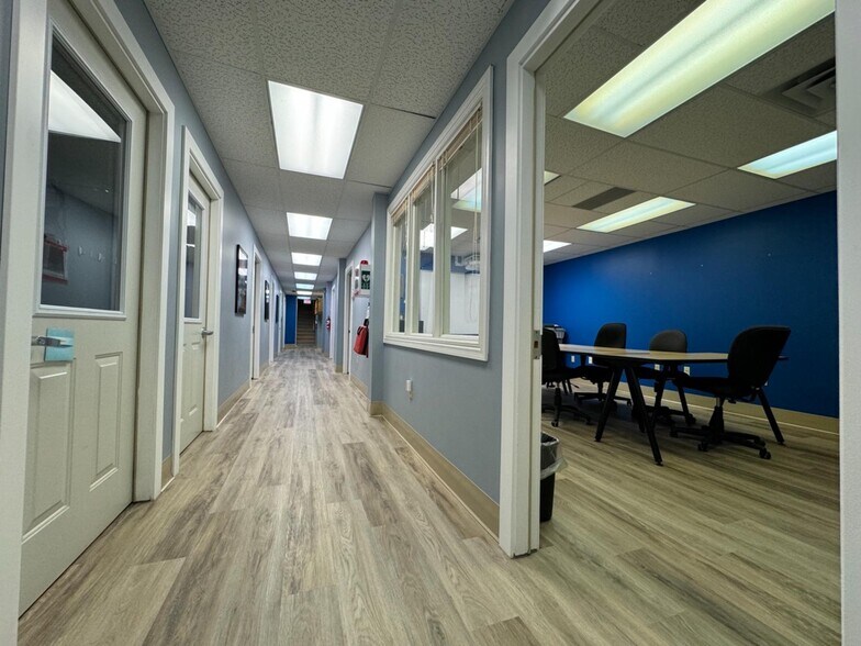 More Photos Of 7 E Water St, Little Curren Storefront Retail Residential For Sale