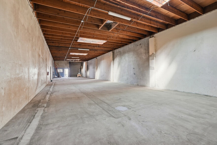 More Photos Of 1450 Wallace Ave, San Francisco Warehouse For Sale