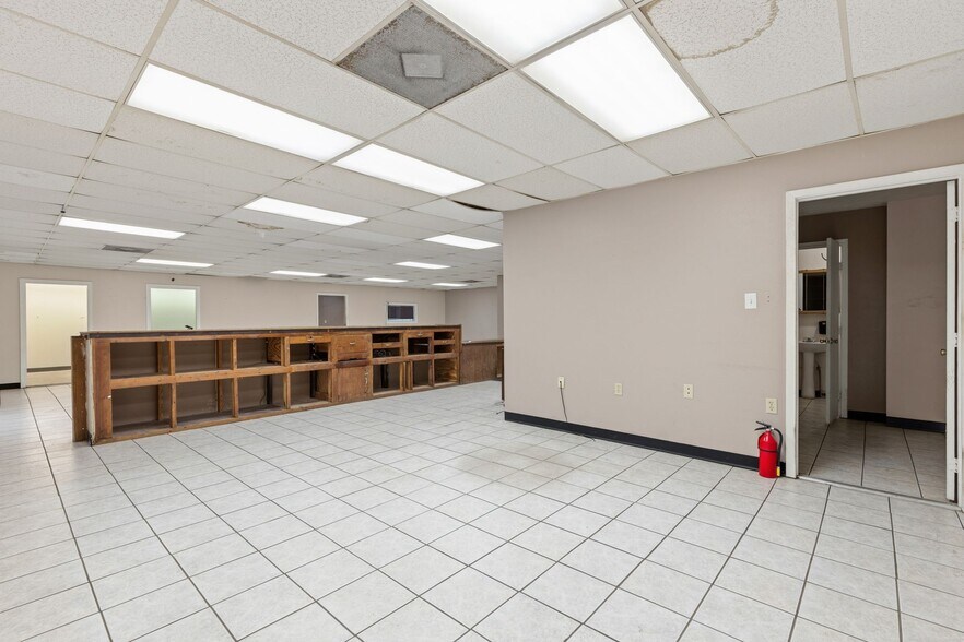 More Photos Of 516 FM 3083 Rd, Conroe Industrial For Lease