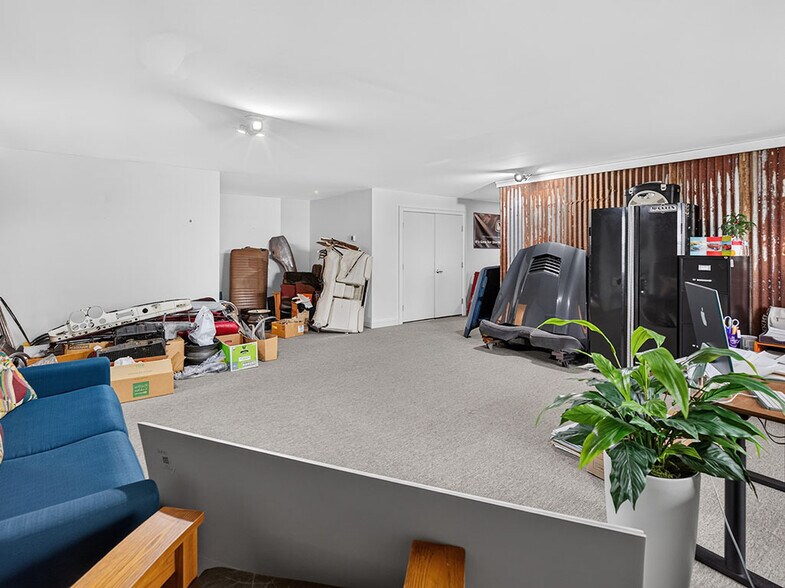 More Photos Of 17593 Nassau Commons Blvd, Lewes Flex For Sale