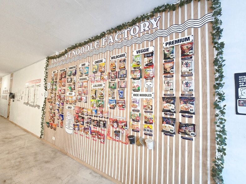 More Photos Of 2409-2411 41st Ave, Long Island City Office For Lease