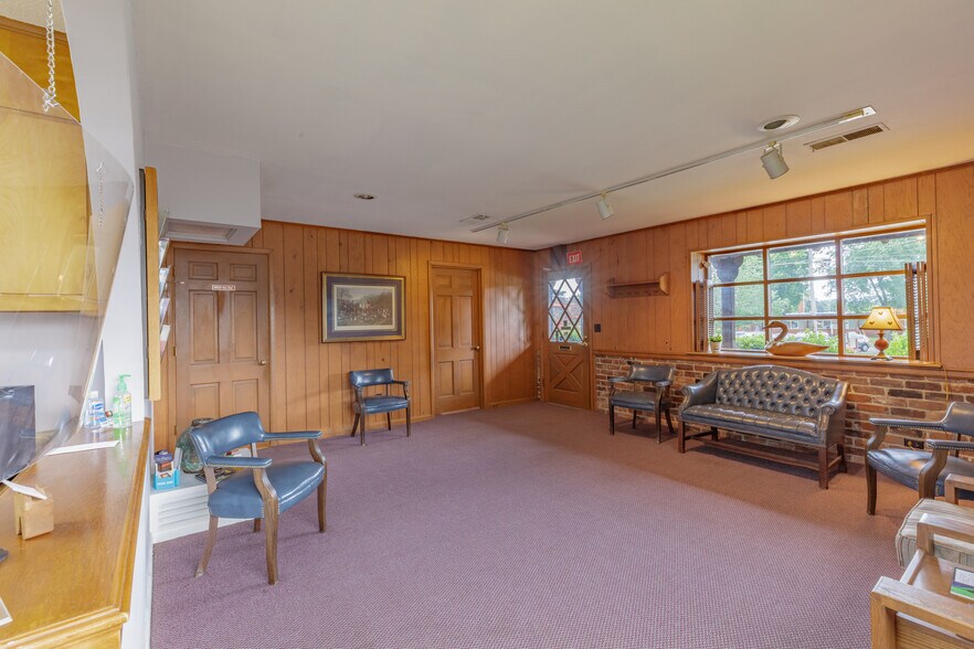 More Photos Of 4135 Hixson Pike, Chattanooga Office For Sale
