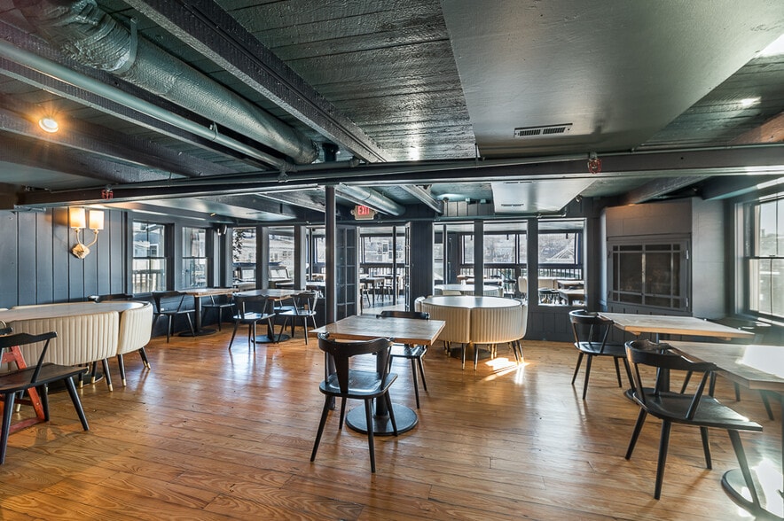 More Photos Of 73 Rocky Neck Ave, Gloucester Restaurant For Sale