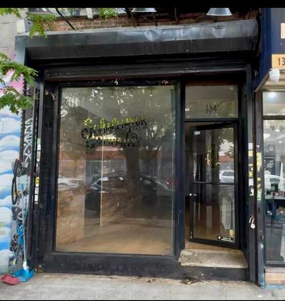 More Photos Of 134 Boerum St, Brooklyn Apartments For Lease