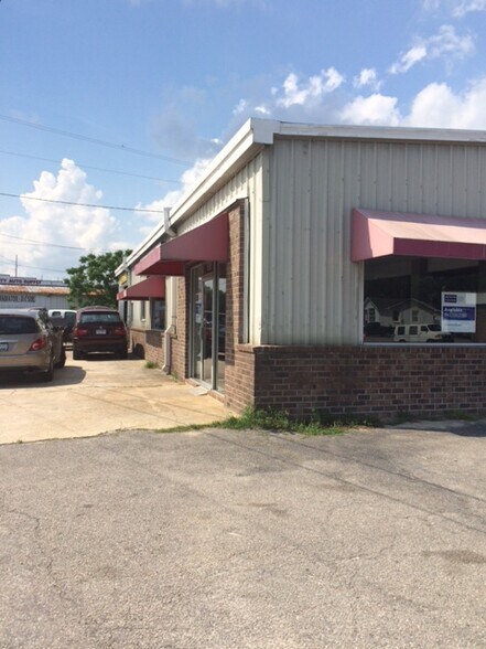 More Photos Of 4614 Rivers Ave, Charleston Service For Lease