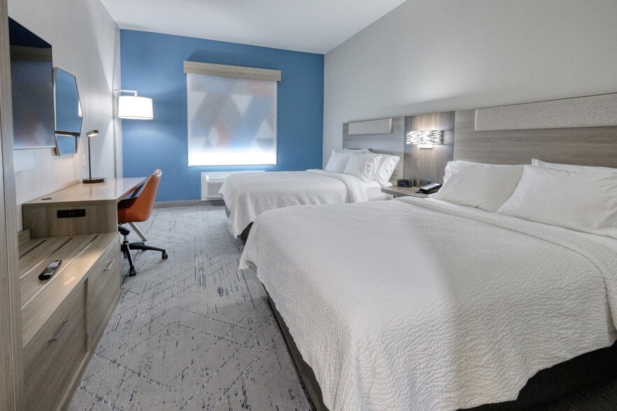 More Photos Of 46300 Interstate 10, Winnie Hotel For Sale