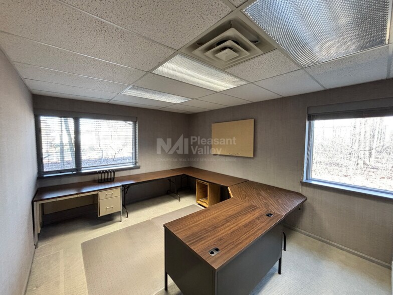 More Photos Of 2285 E Enterprise Pky, Twinsburg Office For Sale