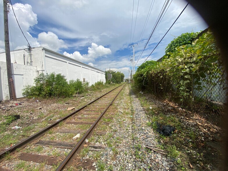 More Photos Of 340 SW 21st Ter, Fort Lauderdale Warehouse For Lease