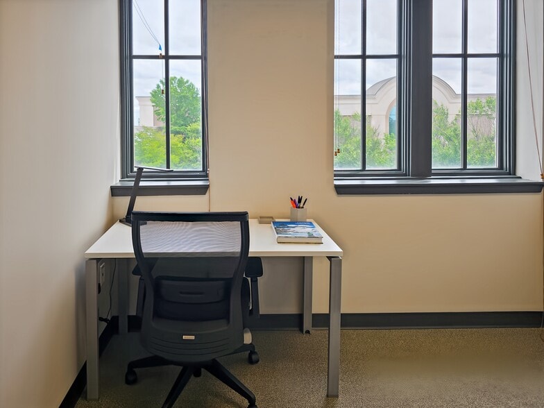 More Photos Of 354 Newnan Crossing Byp, Newnan Coworking Space