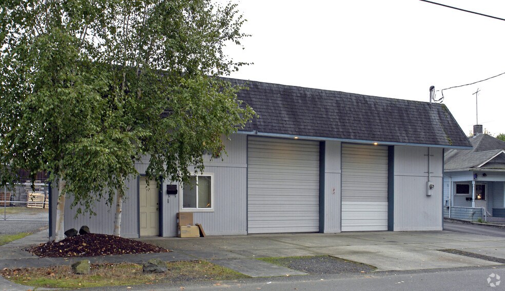 More Photos Of 626 W Main St, Sumner Industrial For Sale