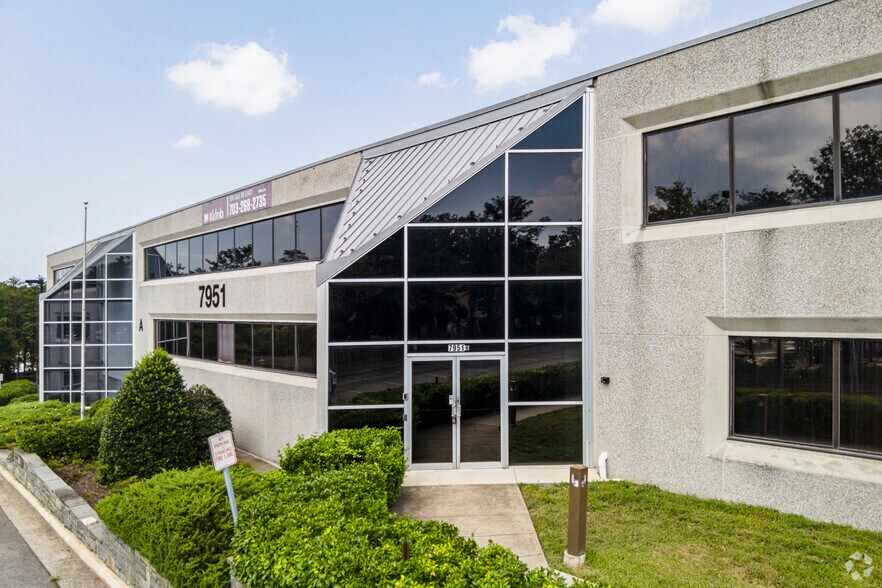 More Photos Of 7951 Angleton Ct, Lorton Warehouse For Sale