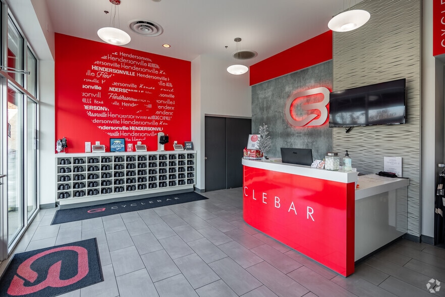 More Photos Of 1050 Glenbrook Way, Hendersonville Storefront For Lease