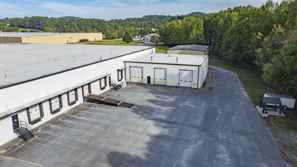 More Photos Of 840 SW Complex St, Lenoir Warehouse For Sale