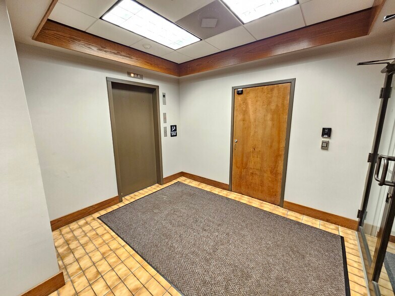 More Photos Of 710 Fifth Ave, Pittsburgh Office Residential For Sale