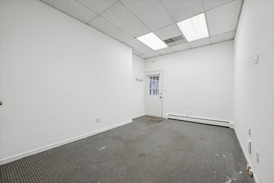 More Photos Of 10 Shawnee Dr, Watchung Medical For Lease