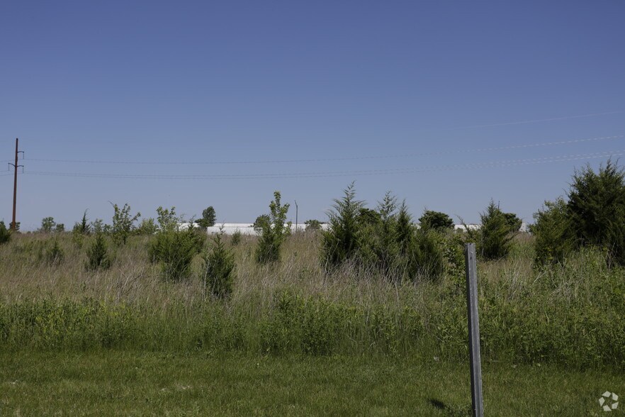 More Photos Of 811 Fairview Dr, Dekalb Industrial For Sale