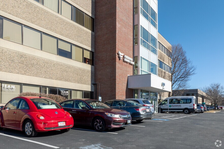 More Photos Of 90 Everett Ave, Chelsea Medical For Lease