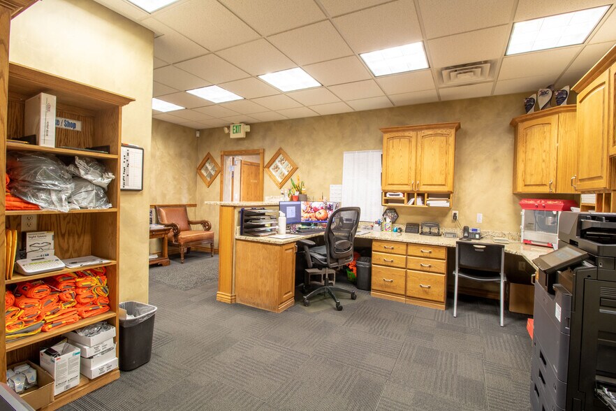 More Photos Of 335 S 1250 W, Lindon Self Storage For Lease