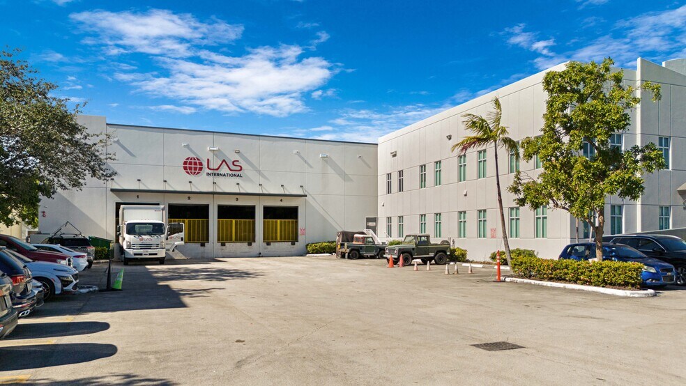 More Photos Of 3500-3508 NW 114th Ave, Miami Warehouse For Lease