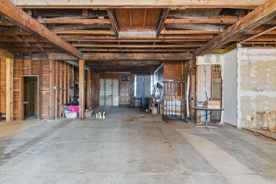 More Photos Of 226 E Blackjack St, Dublin Storefront Retail Residential For Sale