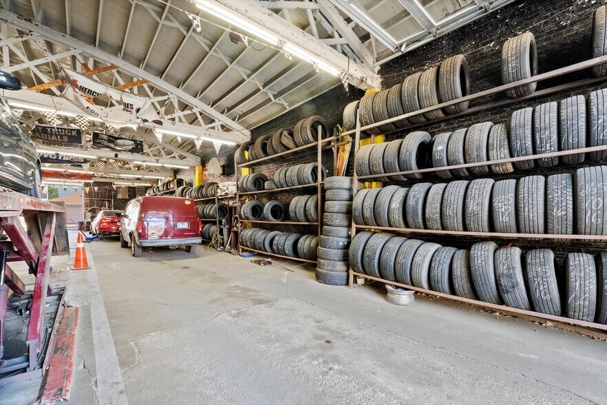 More Photos Of 2447 S Pulaski Ave, Chicago Warehouse For Sale