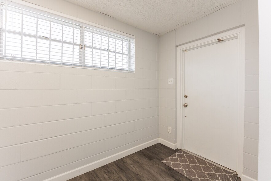 More Photos Of 525 Clifford St, Corpus Christi Office For Sale