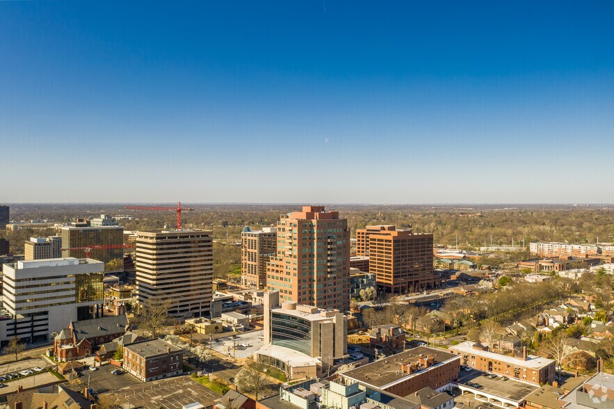 More Photos Of 135 N Meramec Ave, Clayton Office For Lease