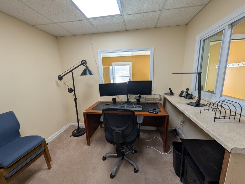 More Photos Of 42 Dover Point Rd, Dover Office For Lease