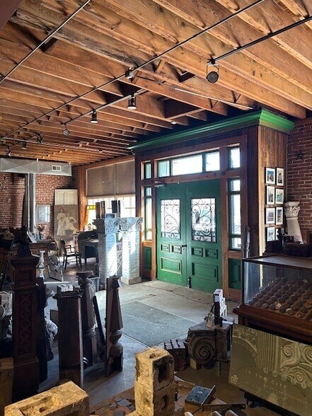 More Photos Of 2701-2729 Lafayette Ave, Saint Louis General Retail For Sale