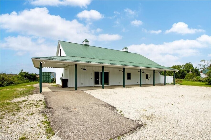 More Photos Of 275 S Smyser Rd, Wooster Flex For Sale