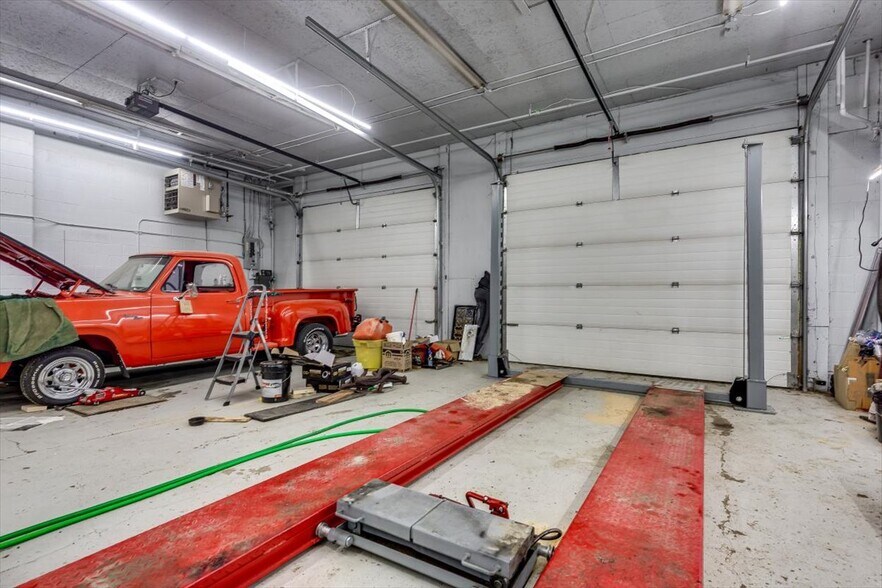 More Photos Of 4831 50 St, Alix Flex For Sale