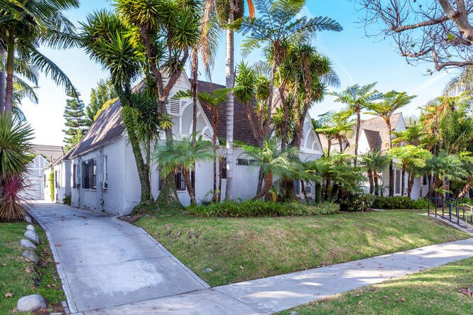 More Photos Of 537-545 1/2 N Orange Dr, Los Angeles Apartments For Sale