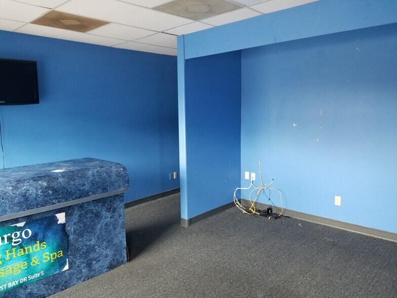 More Photos Of 3690 E Bay Dr, Largo General Retail For Lease