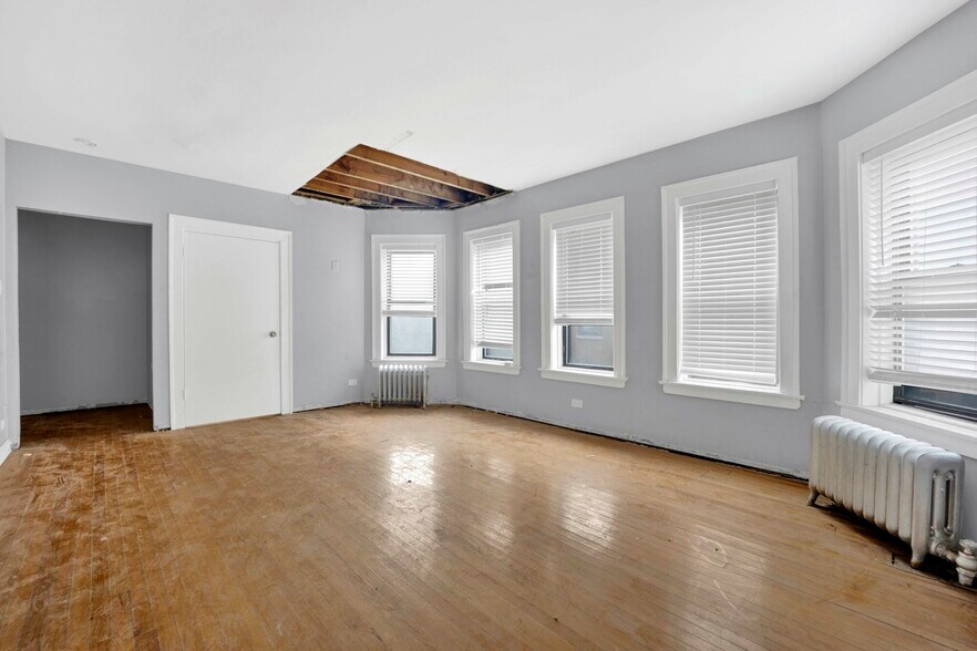 More Photos Of 6920-6930 S Oglesby Ave, Chicago Apartments For Sale