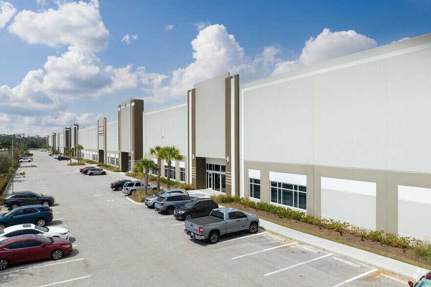 More Photos Of 16260 Airport Park Dr, Fort Myers Distribution For Lease