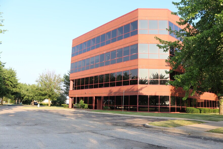 More Photos Of 3201 W White Oaks Dr, Springfield Office For Sale