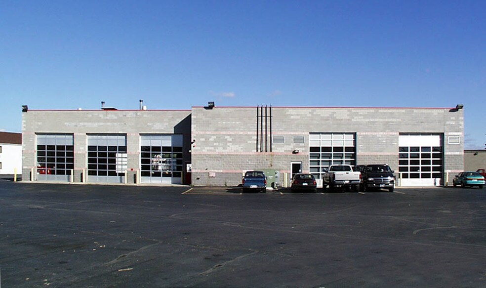 More Photos Of 715 W 172nd St, South Holland Manufacturing For Lease