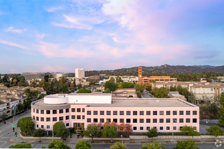 More Photos Of 215 N Marengo Ave, Pasadena Office For Sale