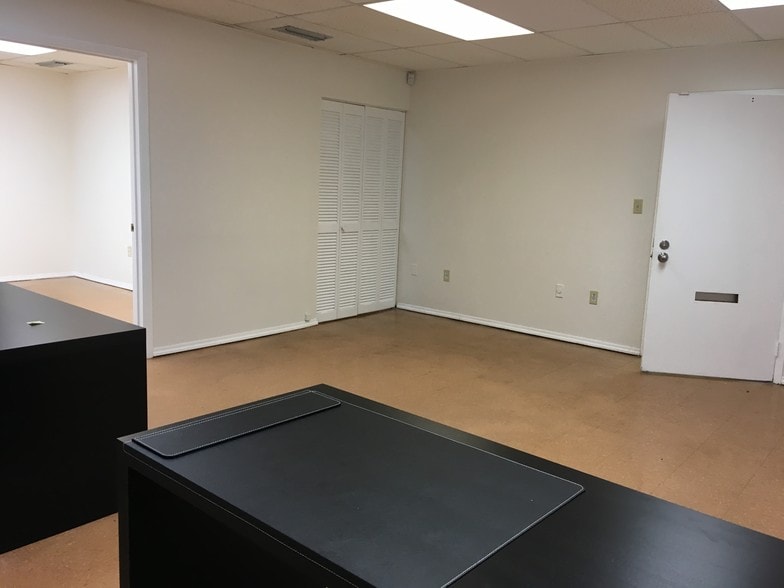 More Photos Of 6950-7190 NW 12th St, Miami Warehouse For Lease