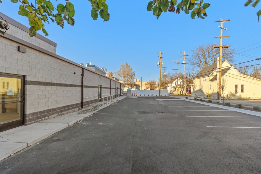 More Photos Of 1010 Cesar E Chavez Ave SW, Grand Rapids General Retail For Lease